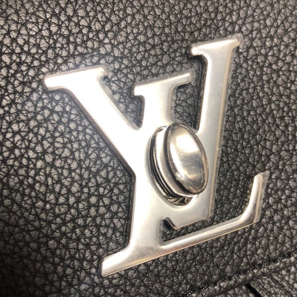 Brand new Louis Vuitton LOCKME BACKPACK MINI - Picture 6 of 7